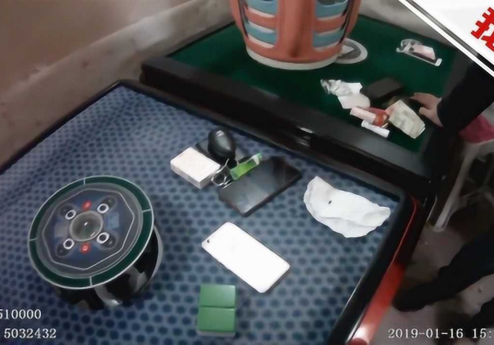 一分钟实测“扫描扑克牌大灯泡镜头(程序麻将机程控器)